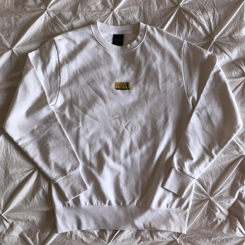 oakley crewneck sweater